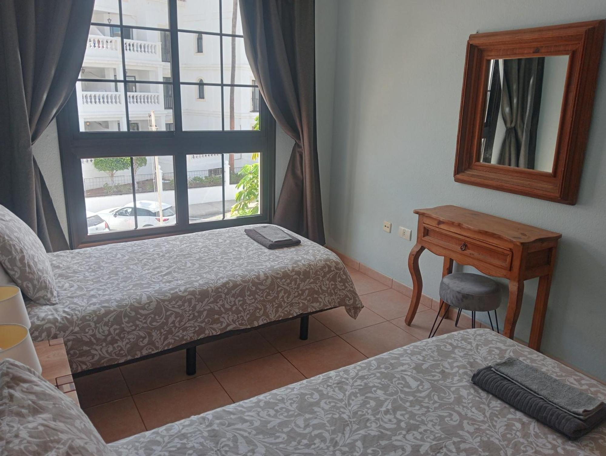 Greatly Located Apartment With Heated Pool, Los Cristianos Los Cristianos  Buitenkant foto