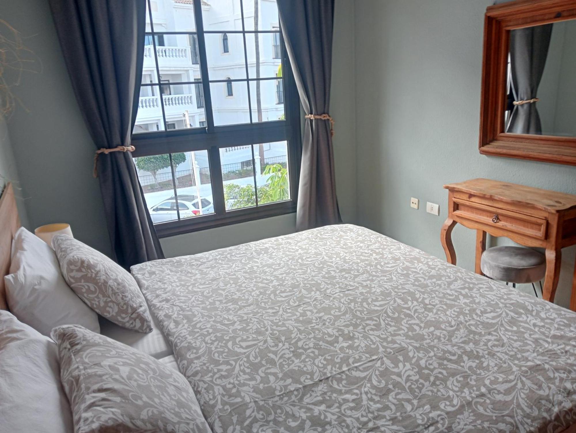 Greatly Located Apartment With Heated Pool, Los Cristianos Los Cristianos  Buitenkant foto
