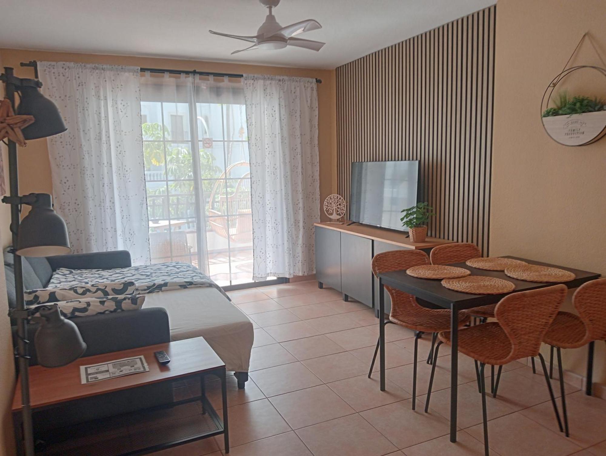 Greatly Located Apartment With Heated Pool, Los Cristianos Los Cristianos  Buitenkant foto