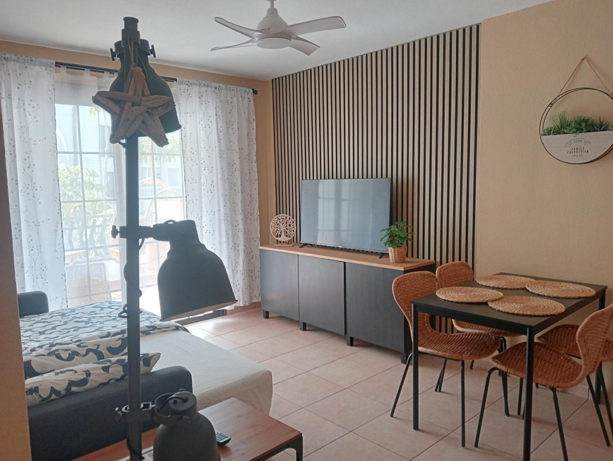 Greatly Located Apartment With Heated Pool, Los Cristianos Los Cristianos  Buitenkant foto