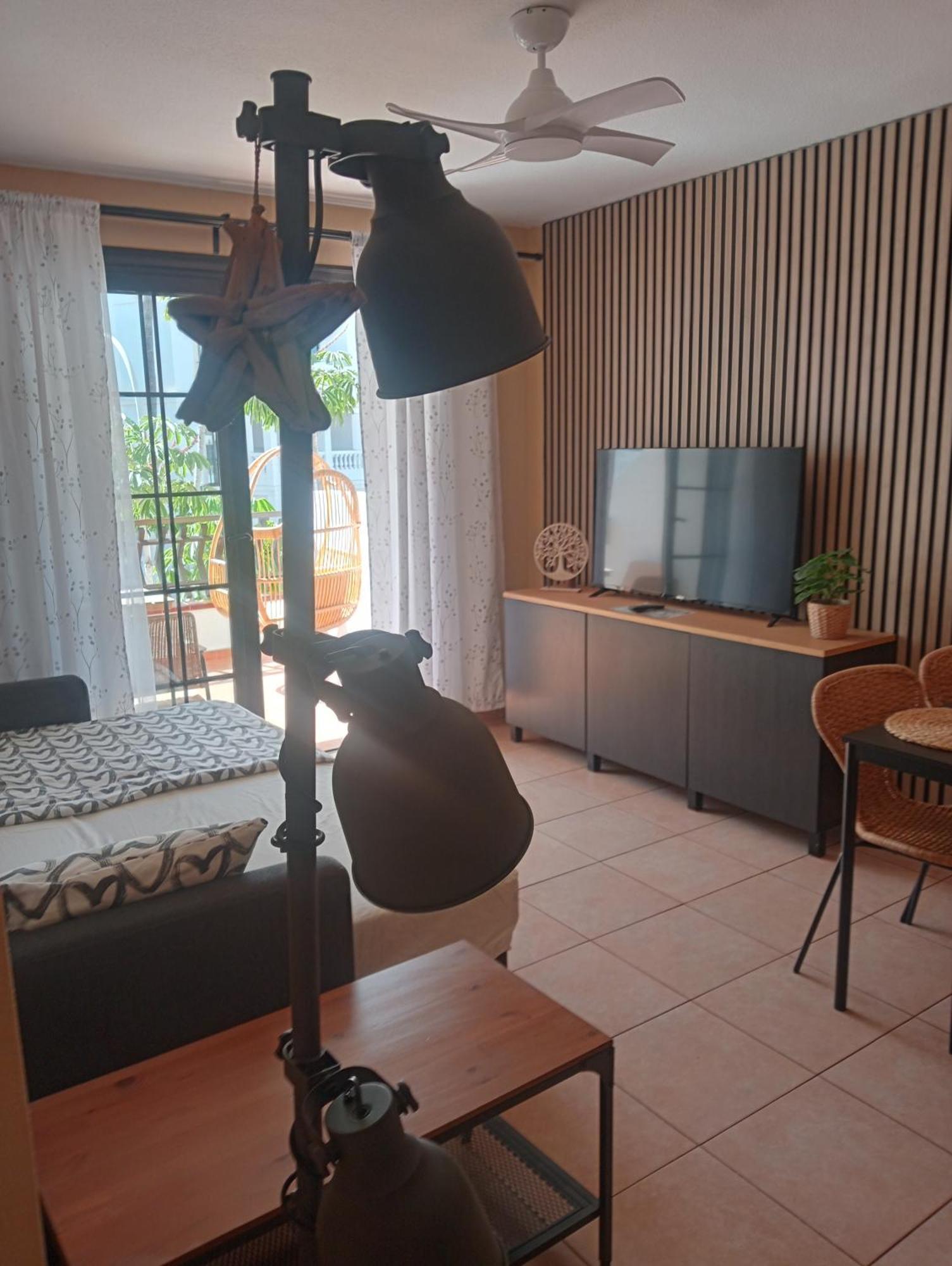 Greatly Located Apartment With Heated Pool, Los Cristianos Los Cristianos  Buitenkant foto