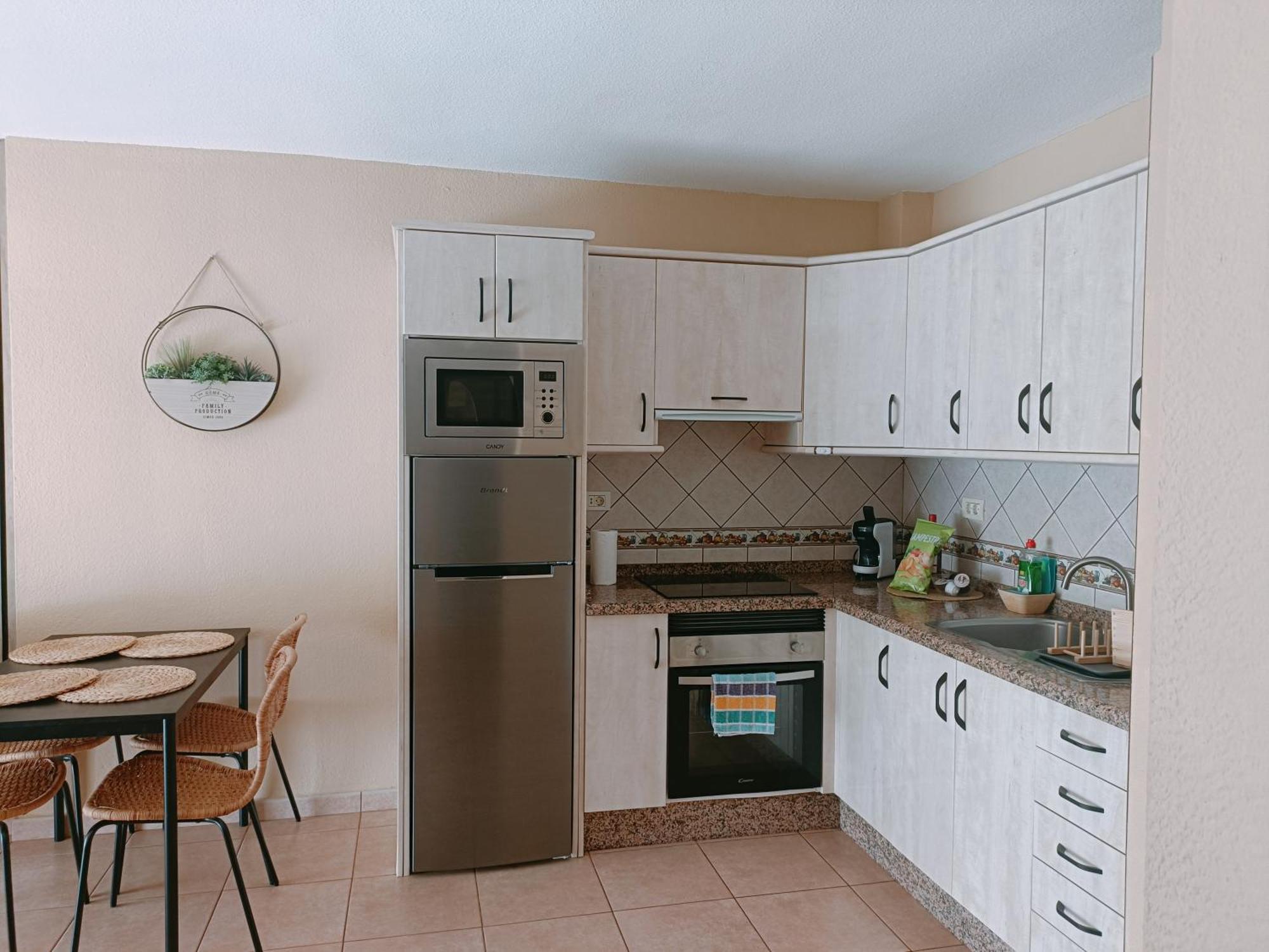 Greatly Located Apartment With Heated Pool, Los Cristianos Los Cristianos  Buitenkant foto