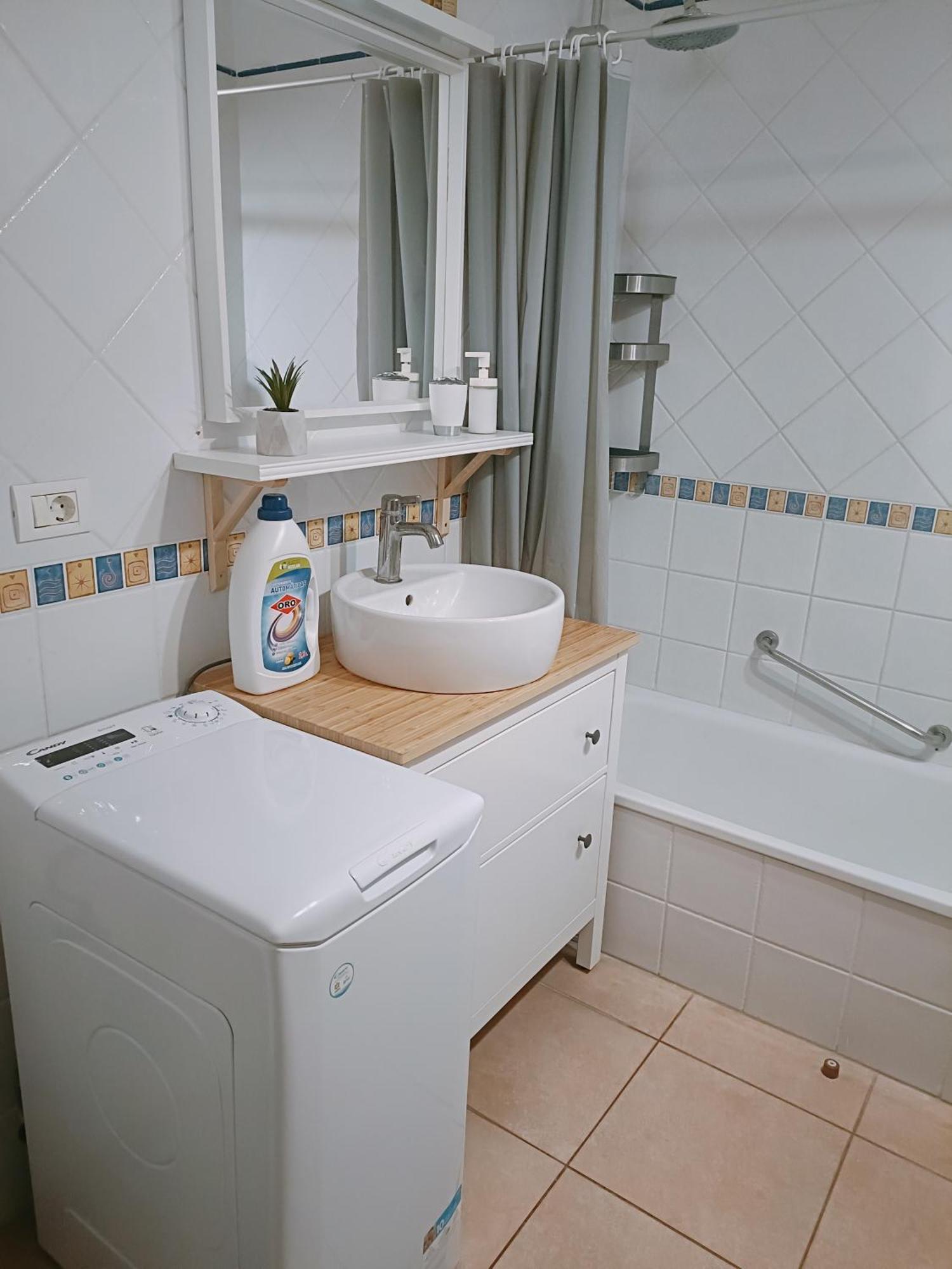 Greatly Located Apartment With Heated Pool, Los Cristianos Los Cristianos  Buitenkant foto