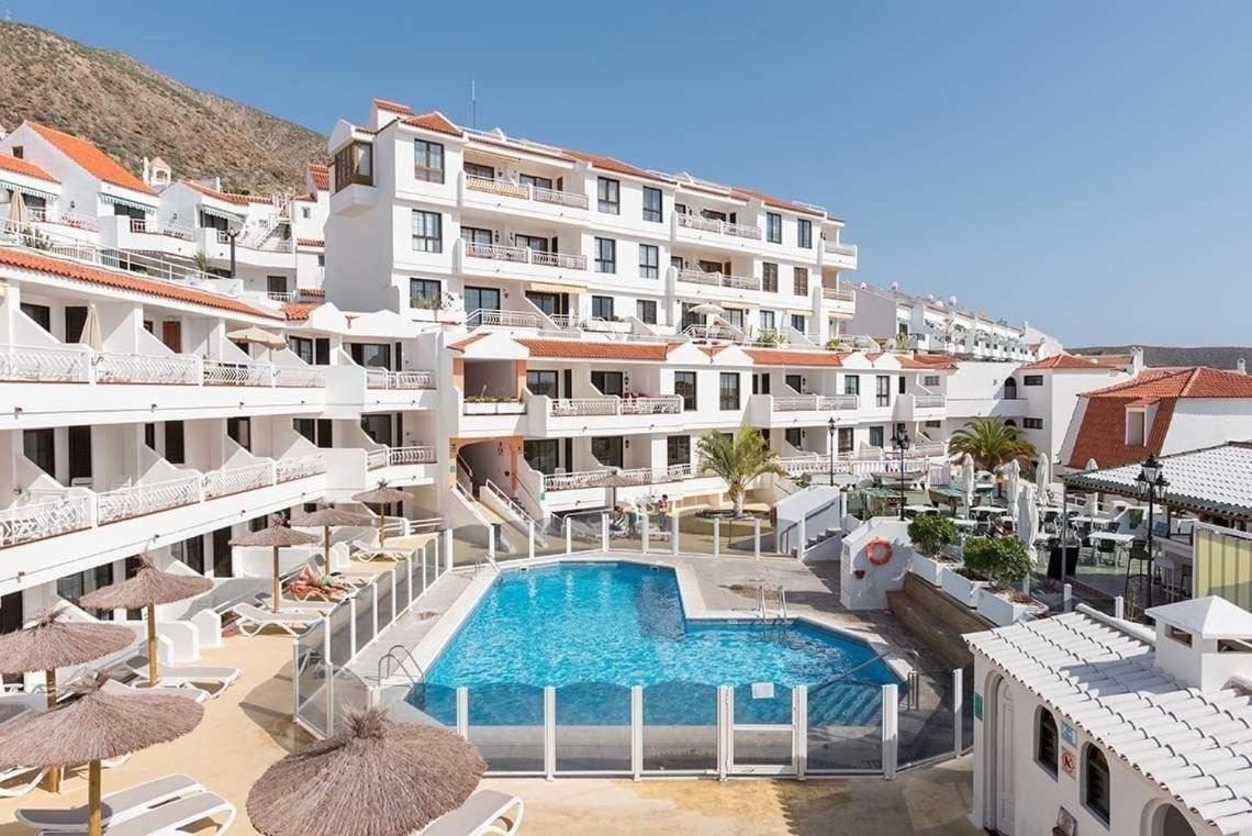 Greatly Located Apartment With Heated Pool, Los Cristianos Los Cristianos  Buitenkant foto